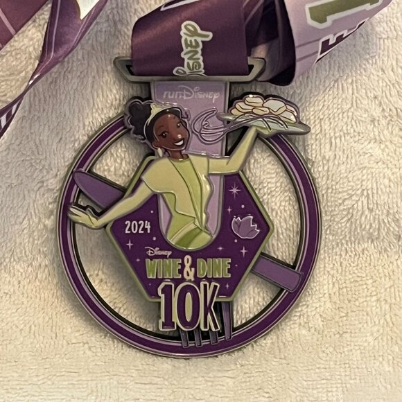 Run Disney 2024 Wine & Dine 10K Tiana Medal - Picture 2 of 4